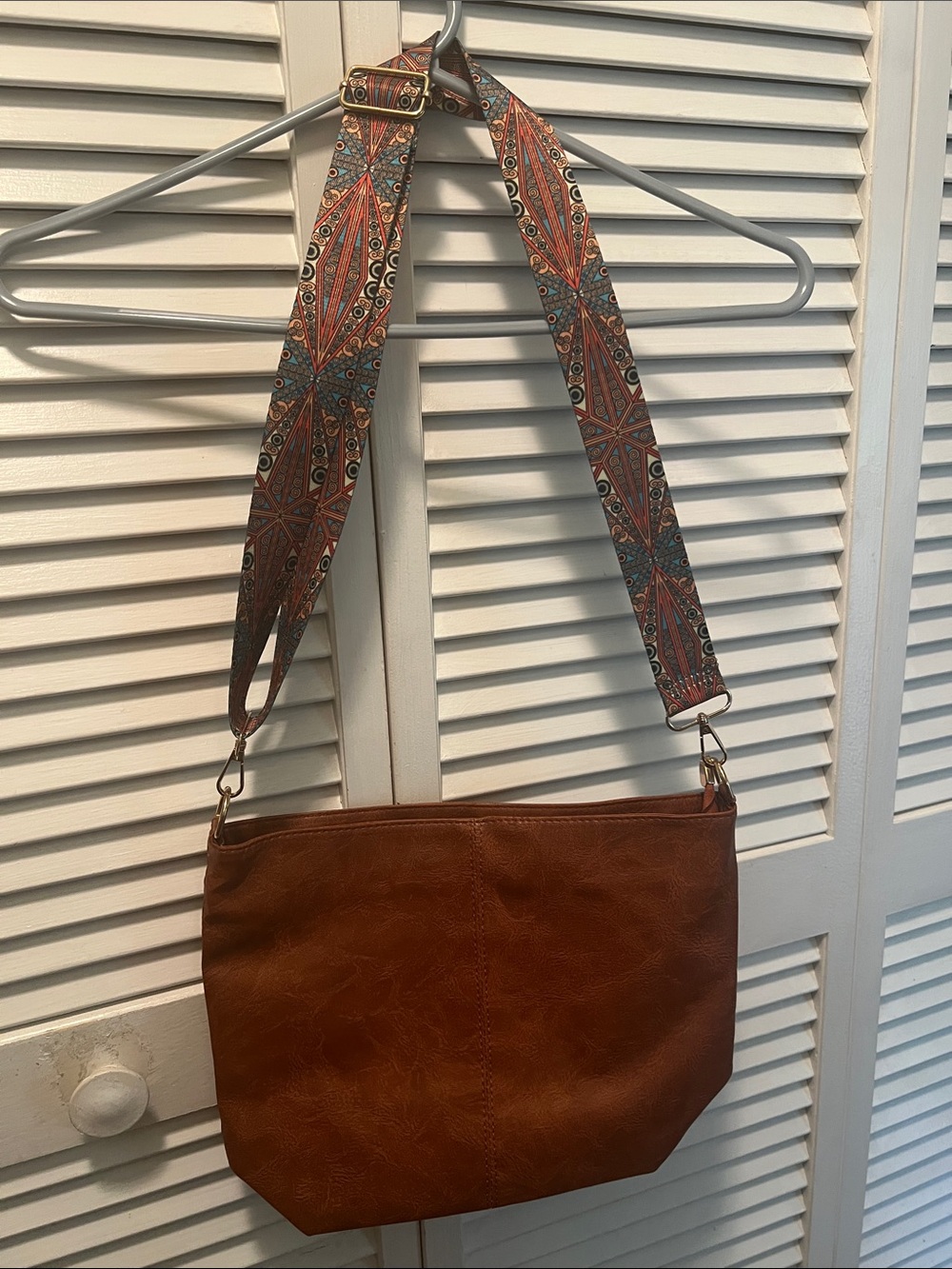 #2816*”9x12”Brown Leather Crossbody Bag with Patterned Adjustable Strap - Picture 3 of 17